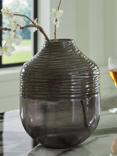 Load image into Gallery viewer, Ashley Express - Harpwick Vase
