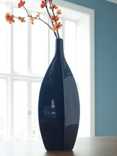 Load image into Gallery viewer, Ashley Express - Abtinson Vase
