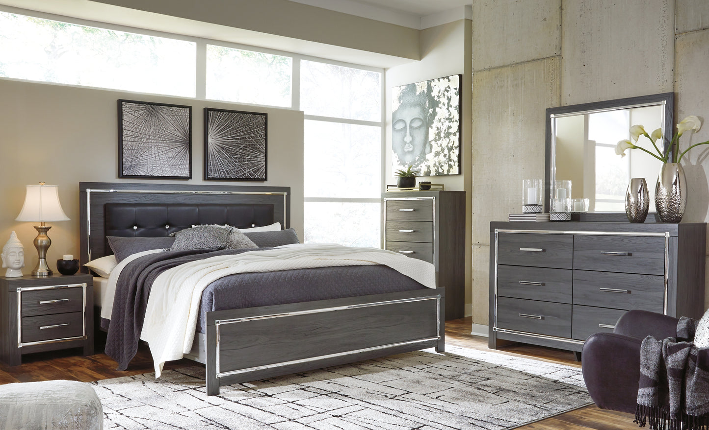 Lodanna King Panel Bed with Mirrored Dresser, Chest and 2 Nightstands